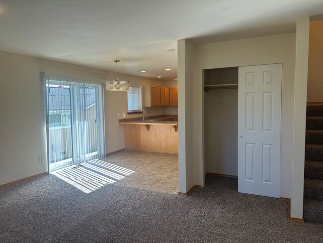 Building Photo - Racine Street 2609/ 2611