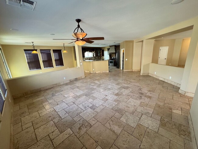 Building Photo - Beautiful 4 Bedroom - 2.5 Bath with Lots o...