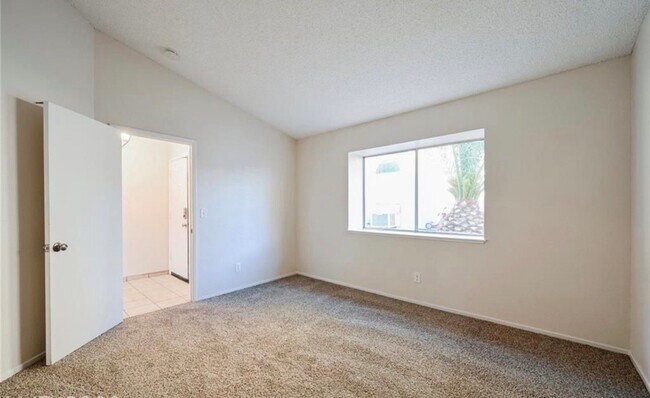 Building Photo - 3100 N Tenaya Wy