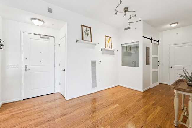Building Photo - 1390 Kenyon St NW