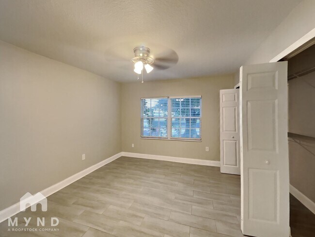 Building Photo - 1339 Primrose Ct