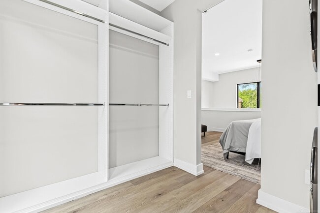 Building Photo - 434 W Tienken Rd