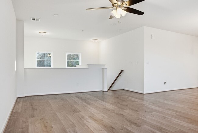 Building Photo - Stylish Townhouse Living in the Heart of Williamsburg