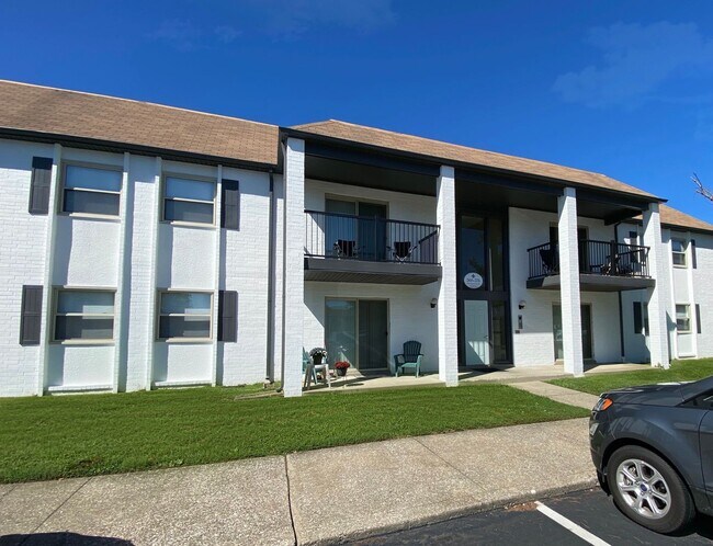Building Photo - *** 2 Bed 2 Bath $1119.00/mo***No Deposit $0 ***Evansville, Indiana***