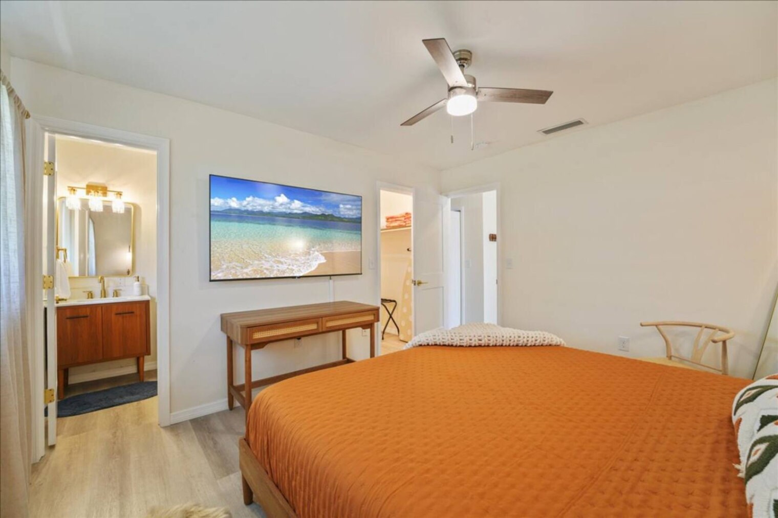 Building Photo - 113 Base Ave W