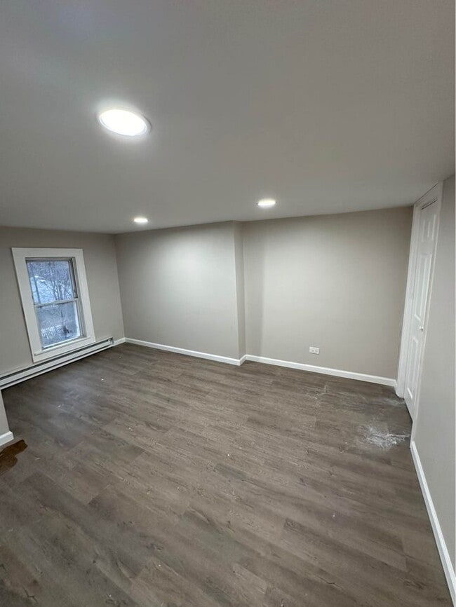 Building Photo - 216-218 Crane St