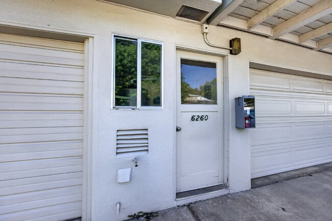 Building Photo - Charming 2-Bed Condo Retreat in Citrus Heights