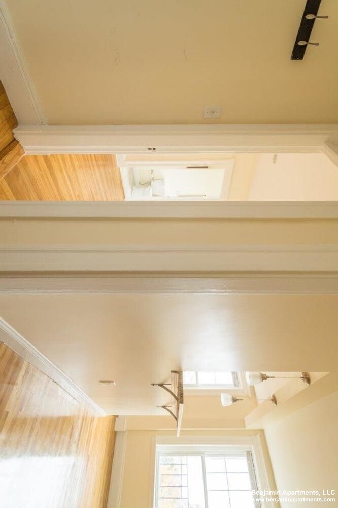 Building Photo - 286 Chestnut Hill Ave