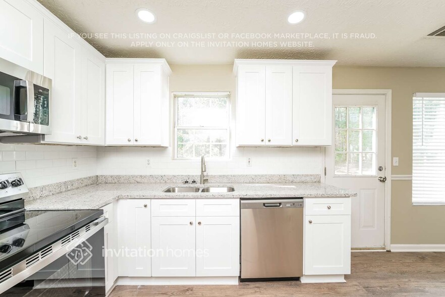 Building Photo - 9143 S Sterling Lakes Dr