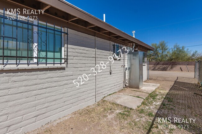 Building Photo - 260 N Melwood Ave