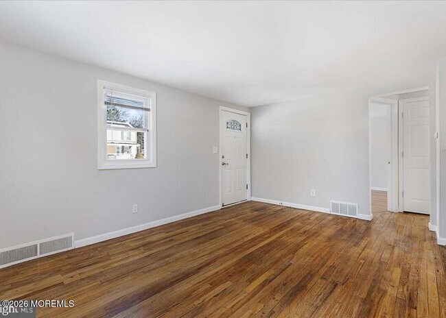 Building Photo - 43 Iowana Ave