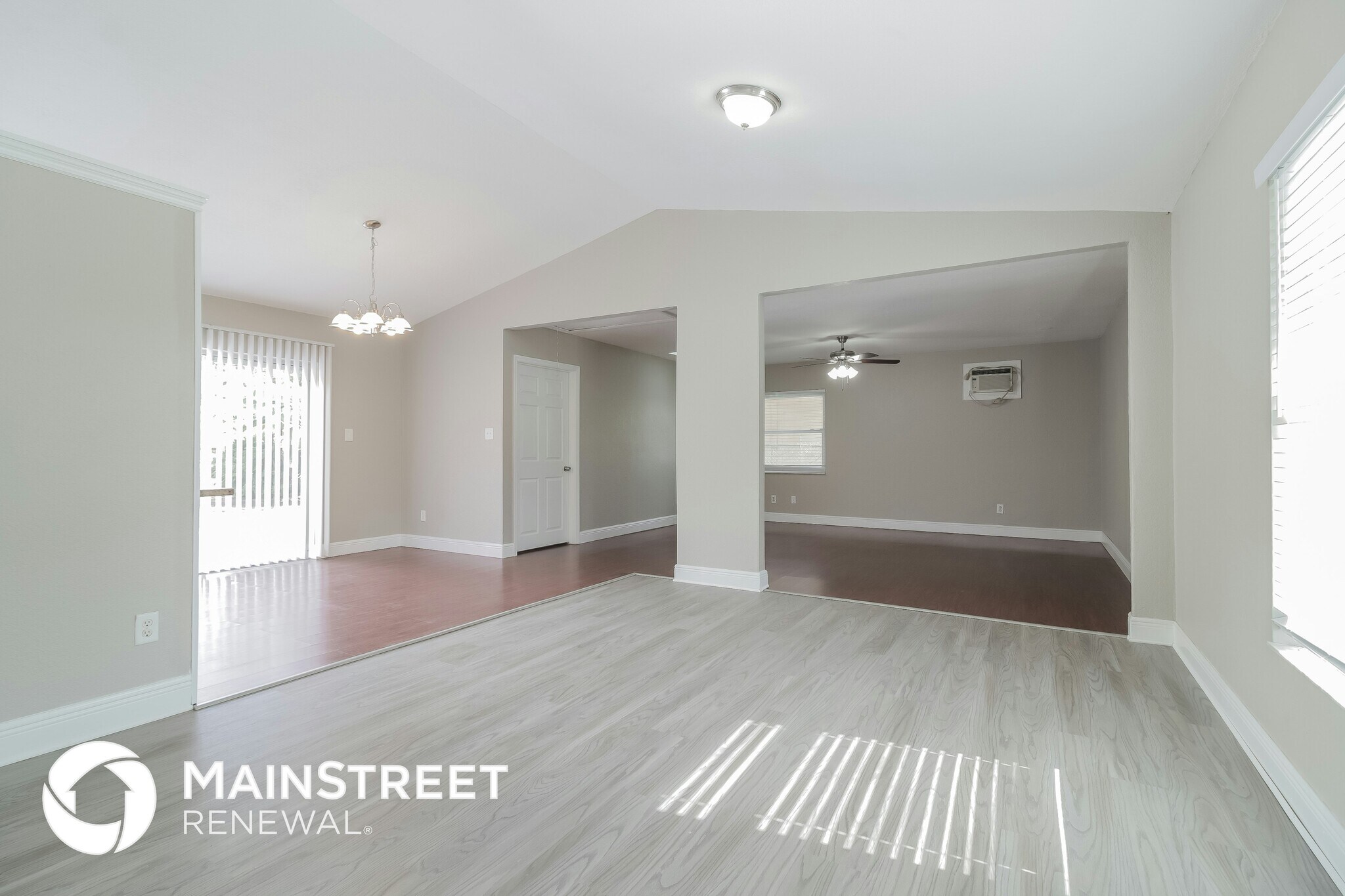 Building Photo - 8011 Killian Dr