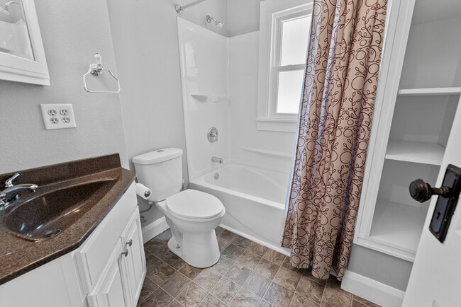 Building Photo - 1511 N 52nd St