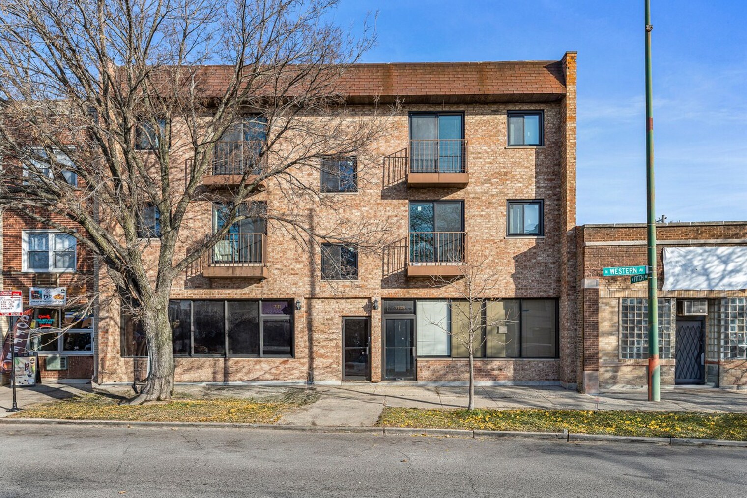Building Photo - 7201 N Western Ave