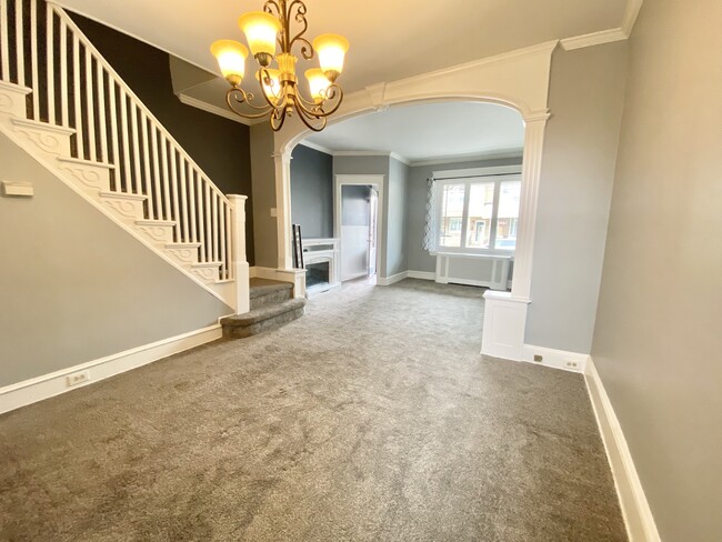 Building Photo - 2709 E Ontario St