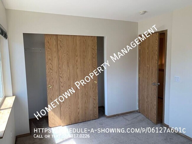 Building Photo - 21606 65th Ave Ct E