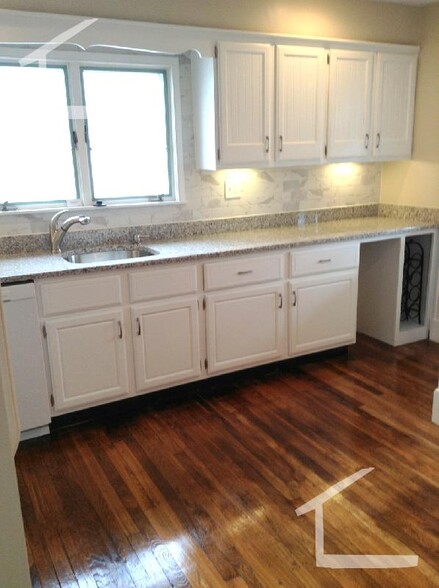 Primary Photo - 32 Irvington Rd