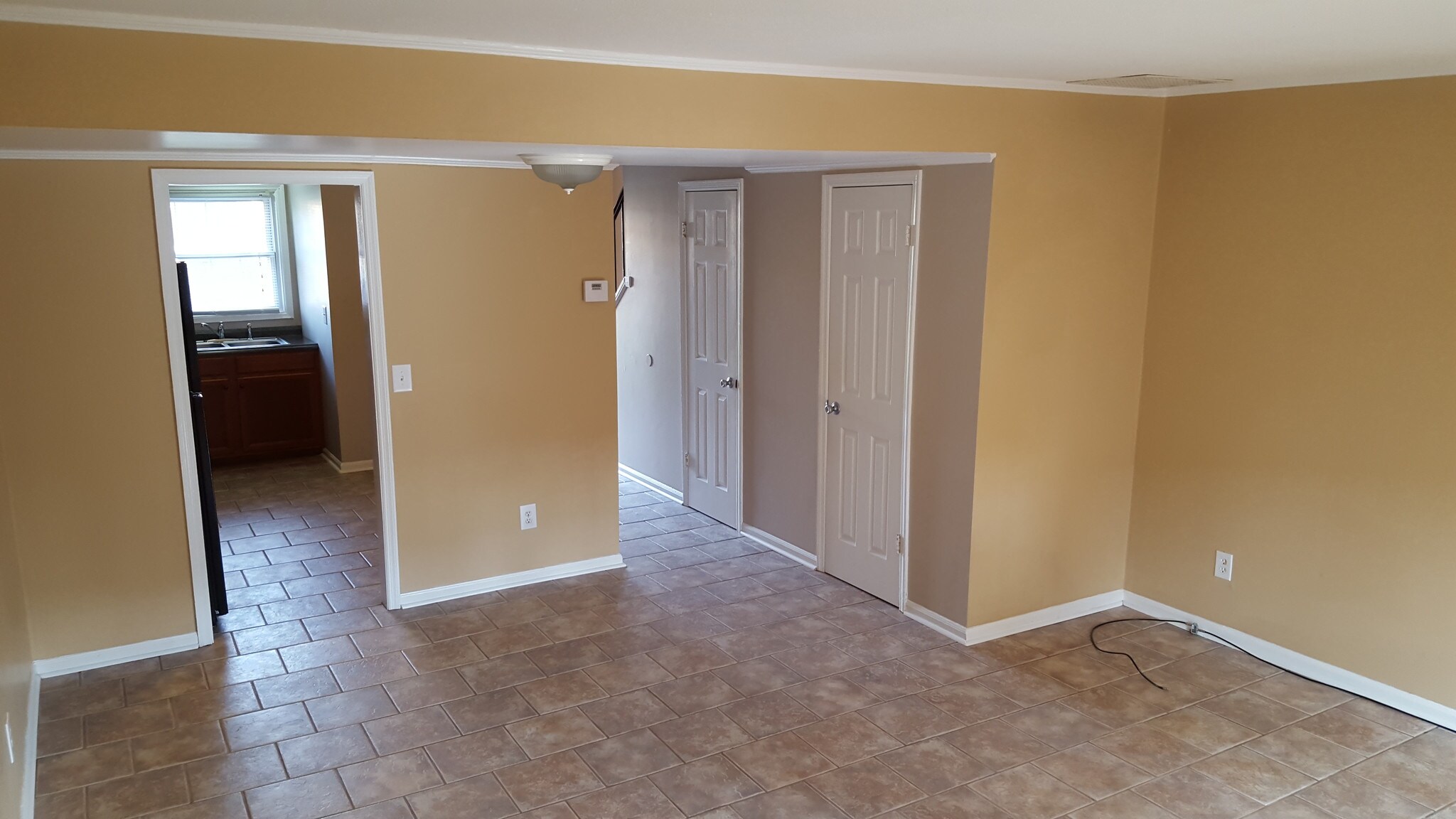 Building Photo - 3000 Golden Rd