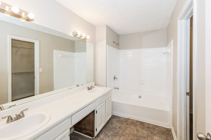 Building Photo - 1341 Birdsong Ln