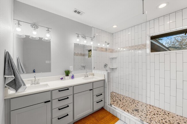 Building Photo - 2753 Larkspur Ln