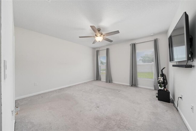Building Photo - 145 Silver Maple Bend