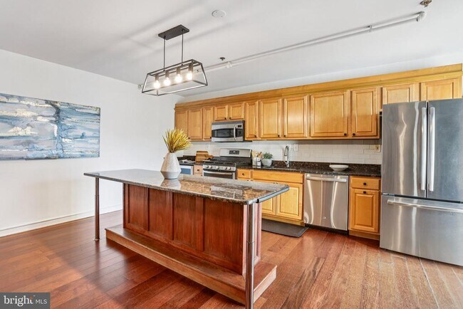 Building Photo - 810 N Hancock St