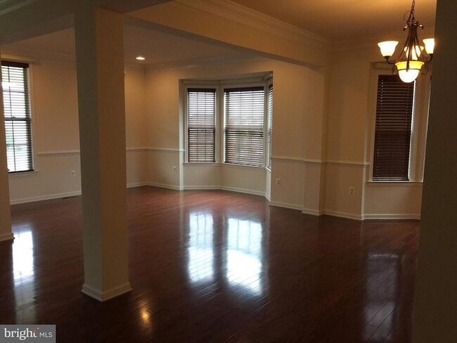 Building Photo - 43165 Barnstead Dr