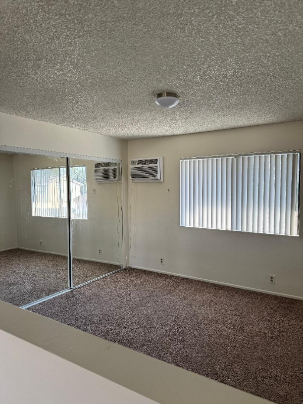 Building Photo - 440 S San Jose Ave