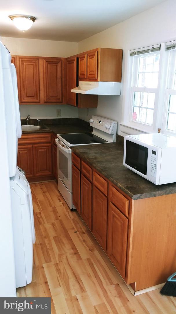 Building Photo - 126 S Virginia Ave