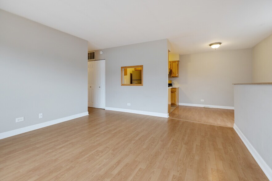 Building Photo - 817 Pahl Rd
