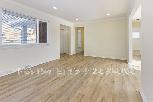 Building Photo - 1020 Grove St