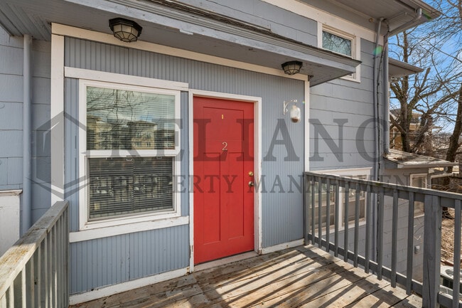 Building Photo - 3321 E Victor St