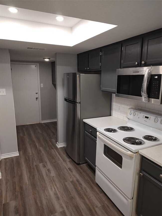 Building Photo - 1210 Gingerlily Cove