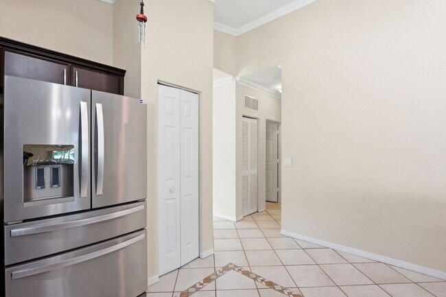Building Photo - 1343 SW 44th Terrace