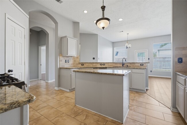 Building Photo - 3206 Ivory Pointe Dr