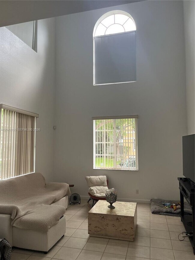 Building Photo - 5347 SW 40th Ave