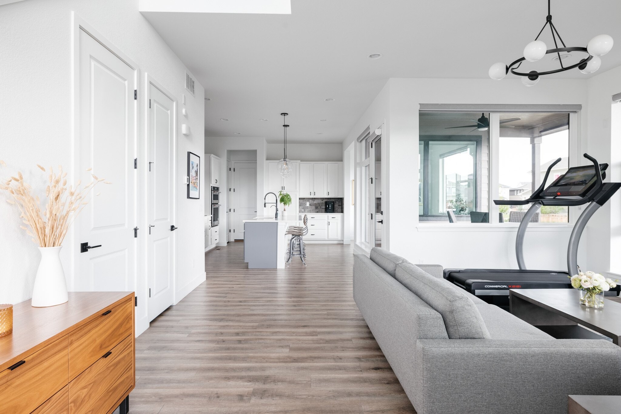 Building Photo - 6010 N Perth St