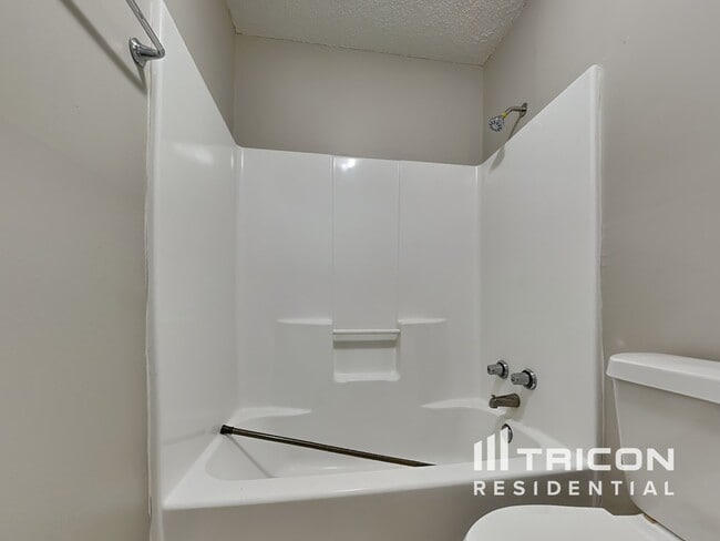 Building Photo - 65 Holly Creek Dr