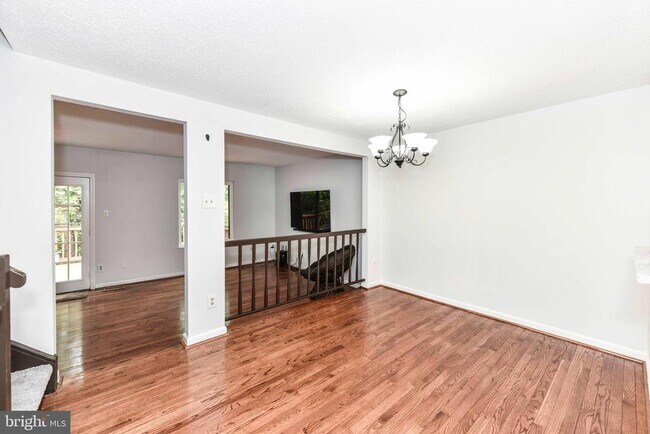 Building Photo - 5836 Jackson Oak Ct