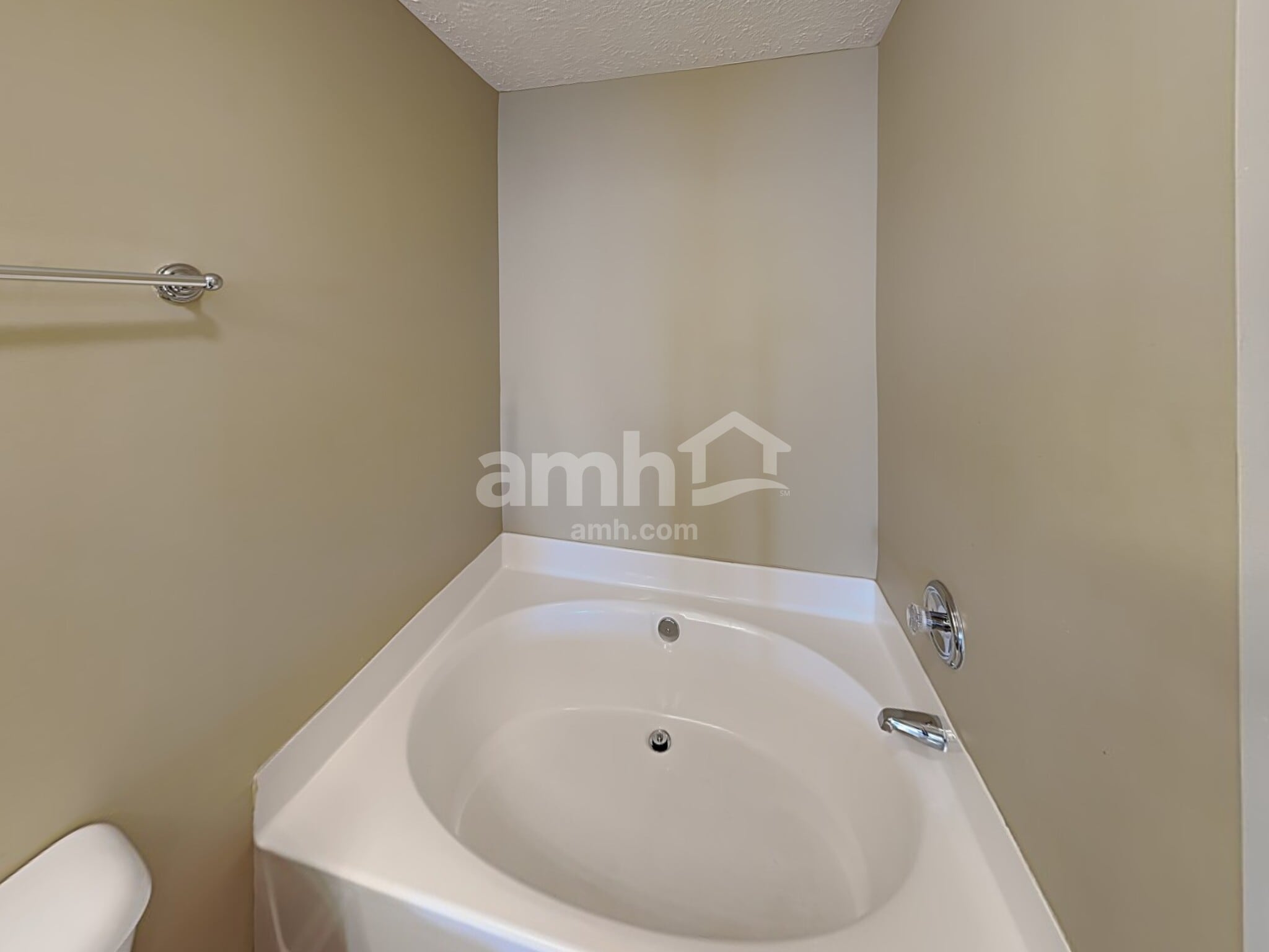 Building Photo - 3055 Hidden Creek Dr