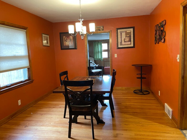 Building Photo - 1122 Luther Ave