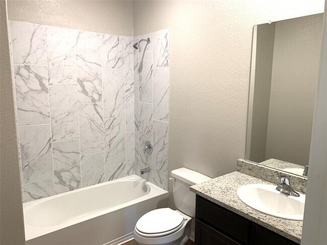 Building Photo - 112 Declaration Ln