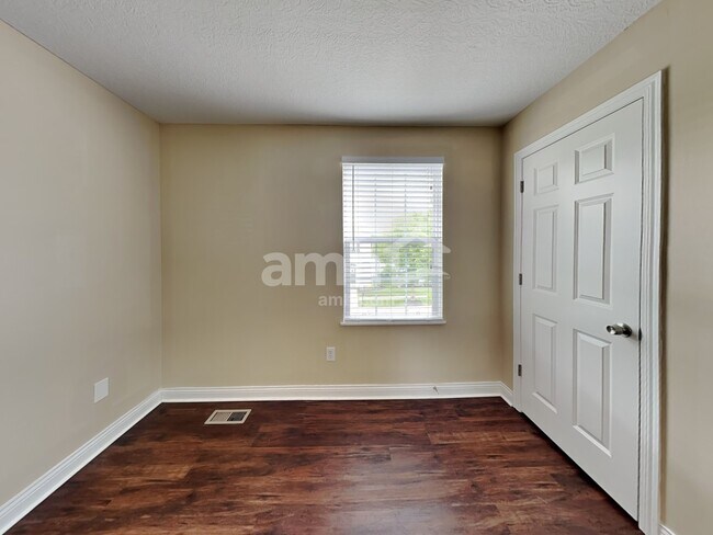 Building Photo - 7233 Hillmont Dr