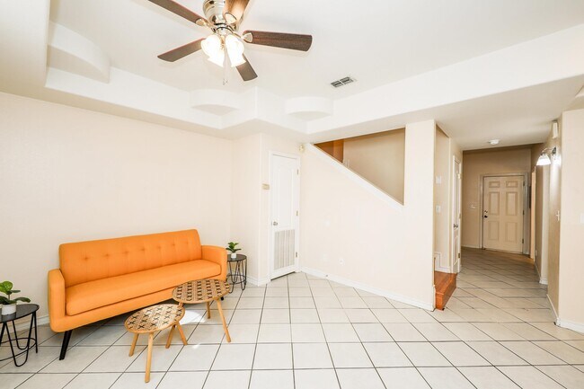 Building Photo - 1000 Ranchway Dr