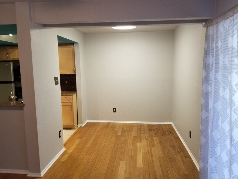 Building Photo - 3627 Menchaca Rd
