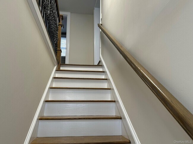 Building Photo - 973 NY-22