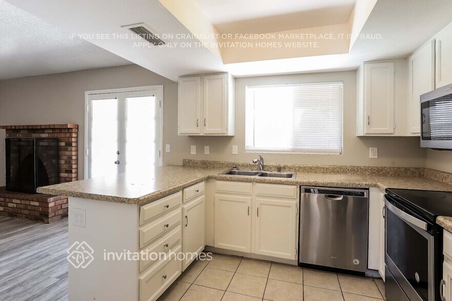Building Photo - 5321 W Riviera Dr