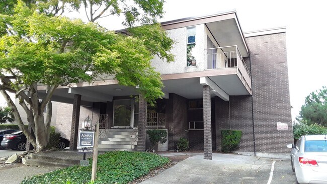 Building Photo - Admiral Apartments