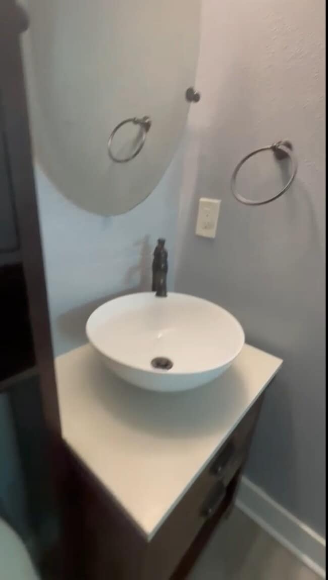 Building Photo - 4127 Dolphin Dr