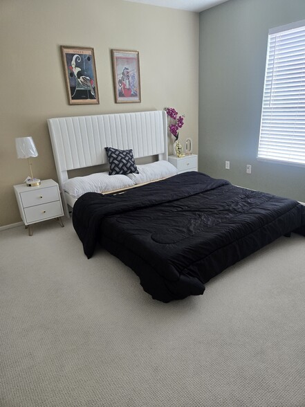 Building Photo - 4085 Garvey Way